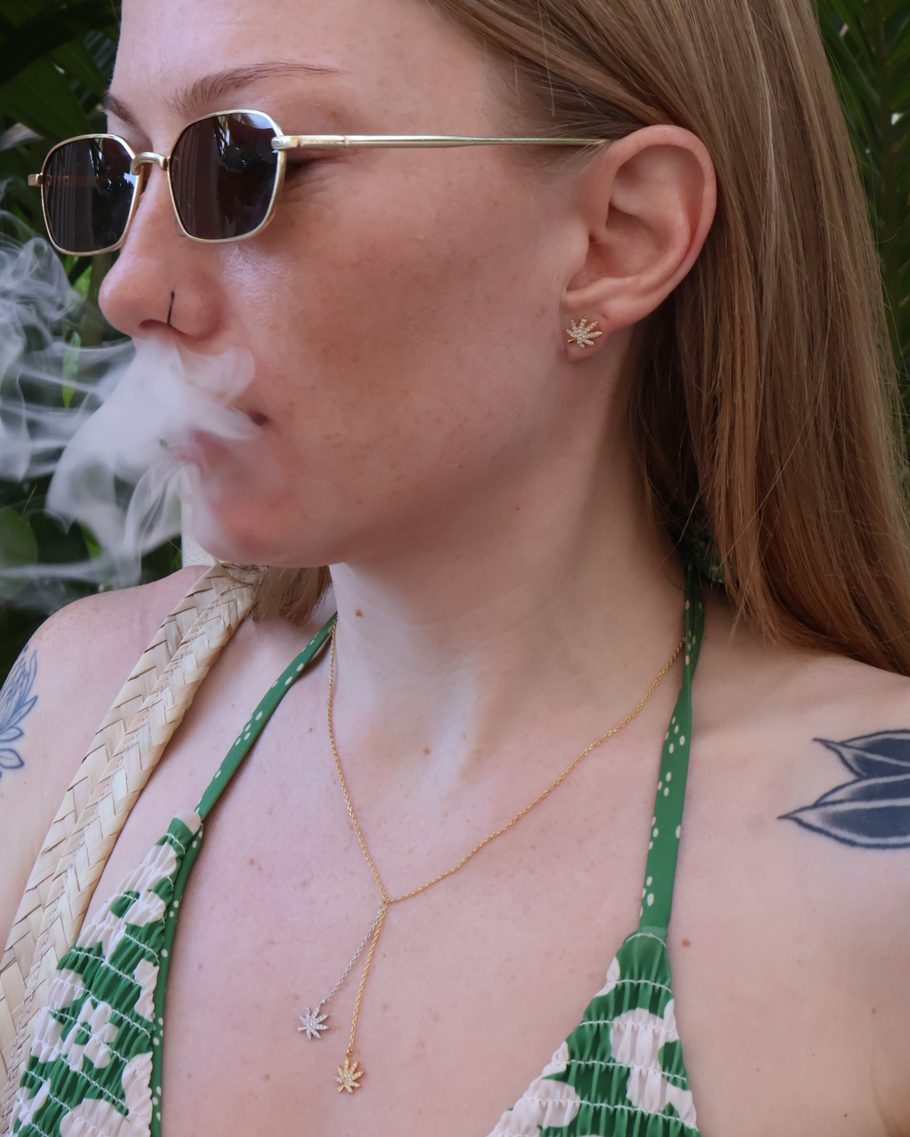 18K GOLD CANNABIS LEAF EARRING