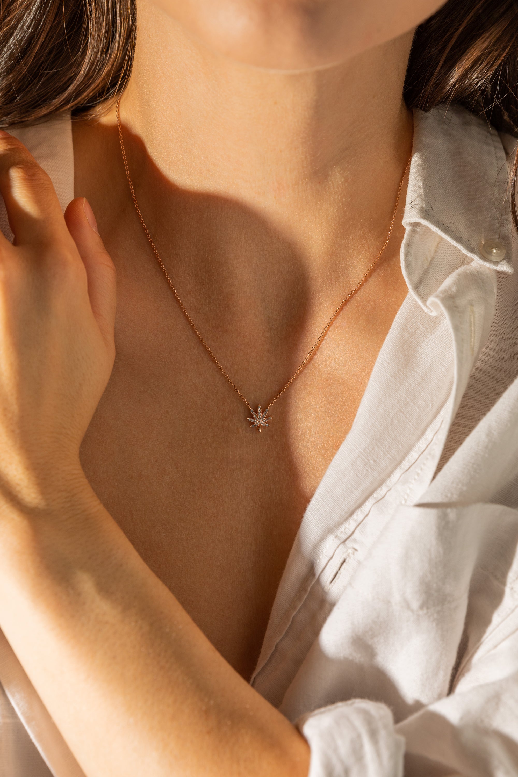 ROSE GOLD CANNABIS LEAF NECKLACE